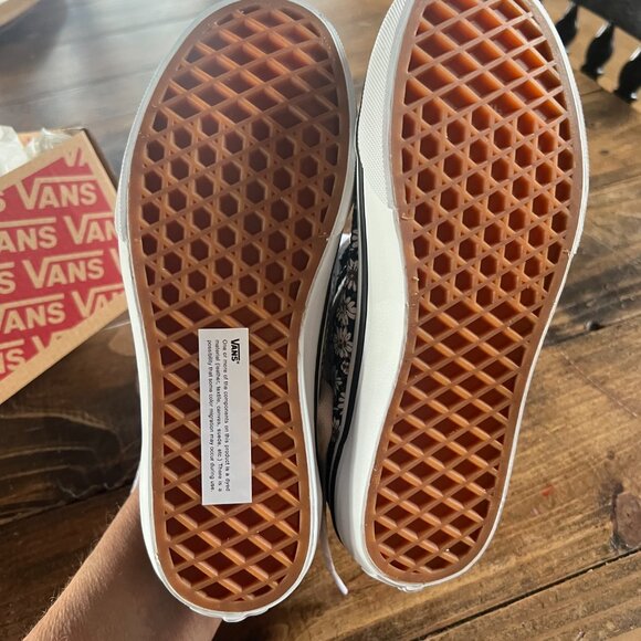 Vans Old Skool Daisy Black and White Shoes Girls Size 3 - Picture 5 of 6